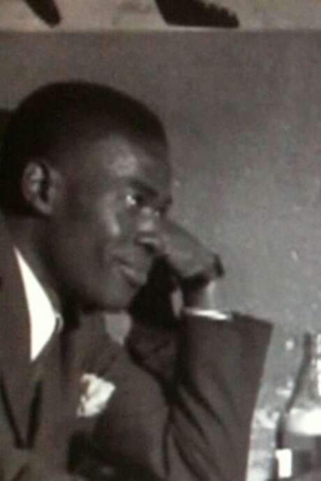    After winning a scholarship to study in France, a young Senegalese man returns home and questions his experience and his future, with honesty, courage and humor.  